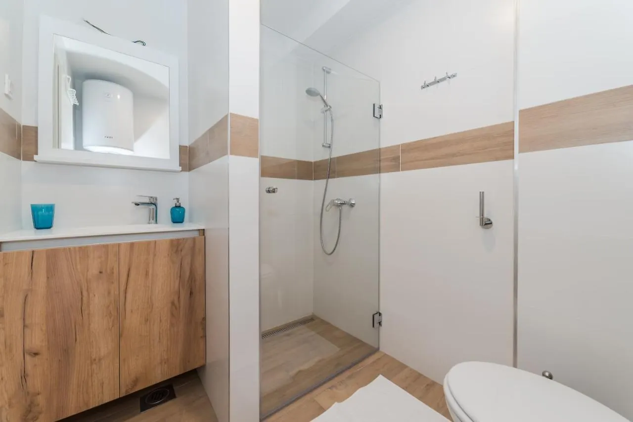 Villa Mirakul Vir Apartman